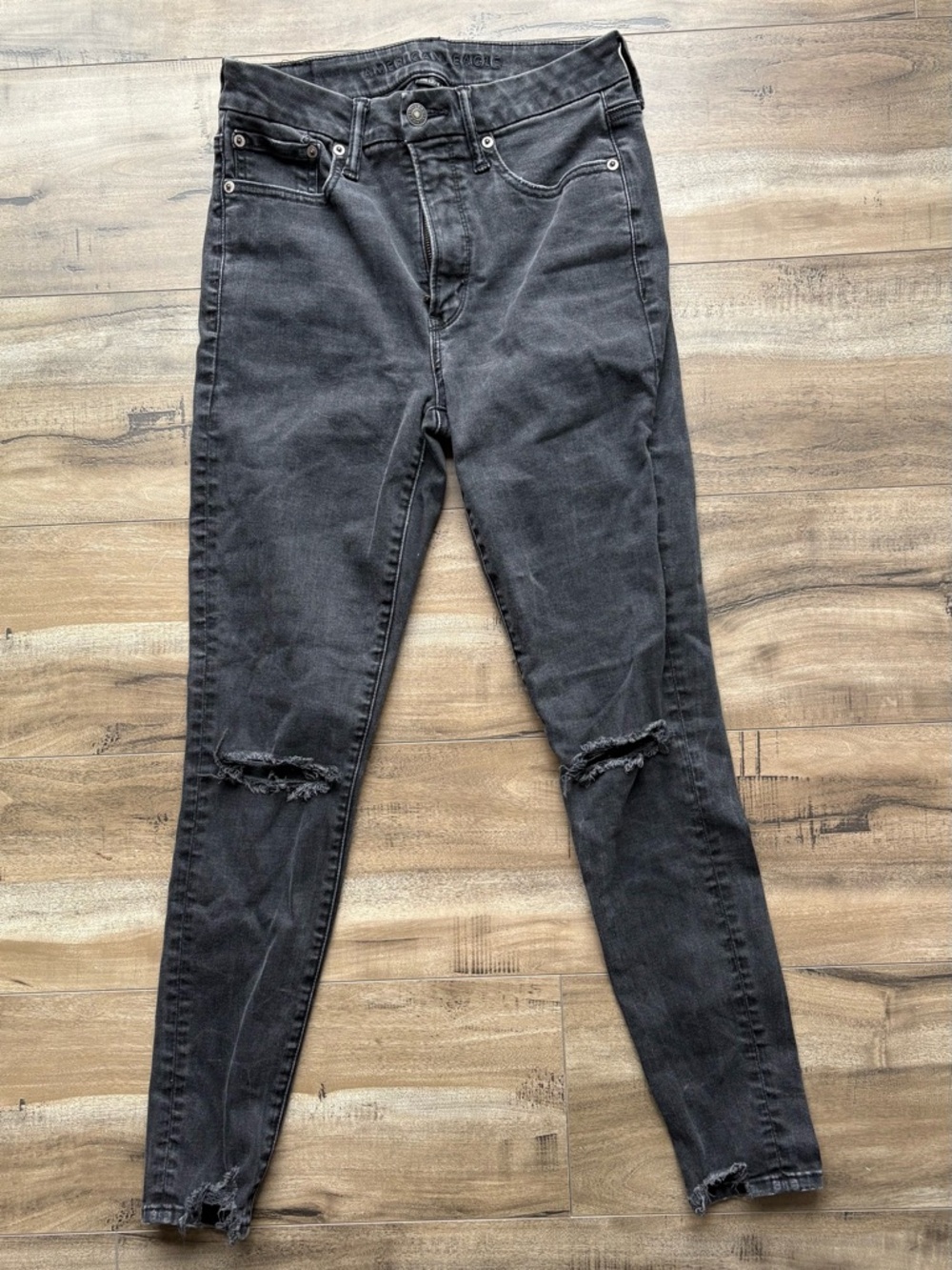 American Eagle  Black Skinny Jeans with Knee Rips Jeggings US6 Regular